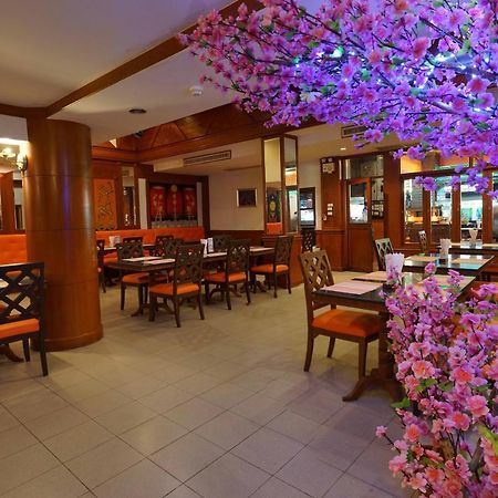 Rattana Beach Hotel By Shanaya Karon Exteriér fotografie